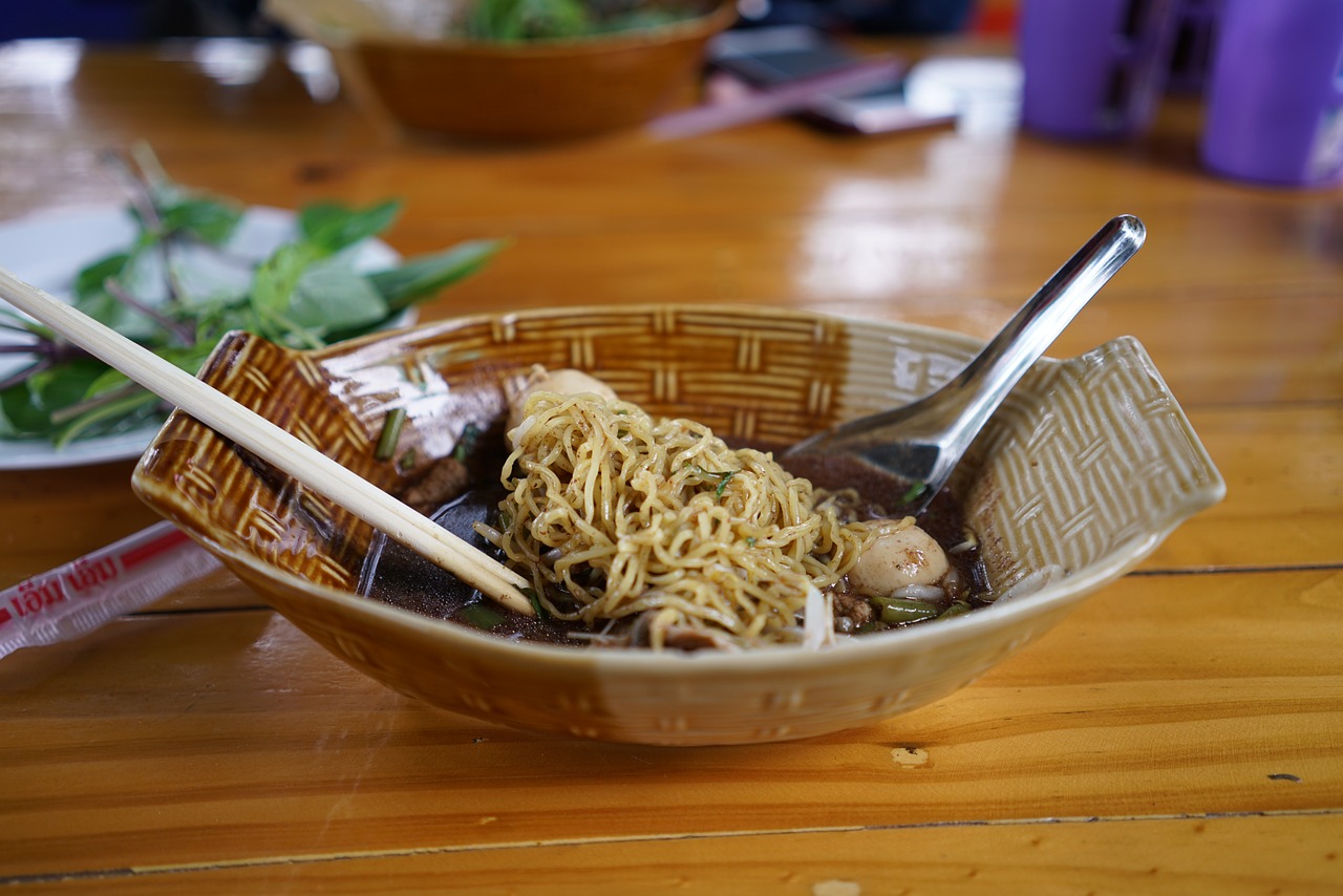 最新油化船大厨招聘启事，寻找航海美食高手加盟！