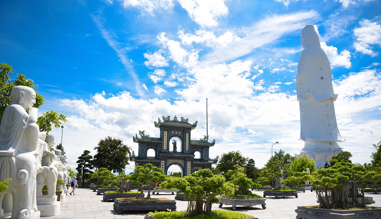 五月郑爽星途璀璨，最新动态一览