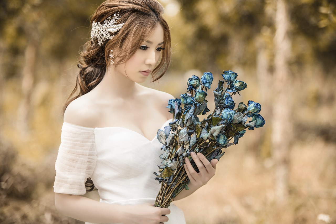 五月女演员冯波，绽放的演技之花